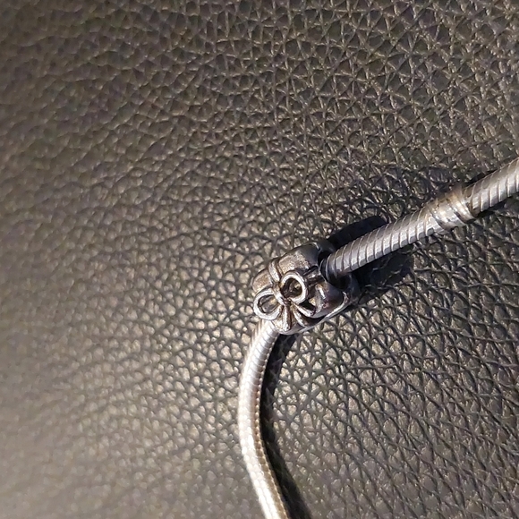 PANDORA Sterling Silver Present Charm - Picture 7 of 7